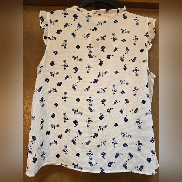White and Blue Flutter Sleeve Blouse - Picture 2 of 4